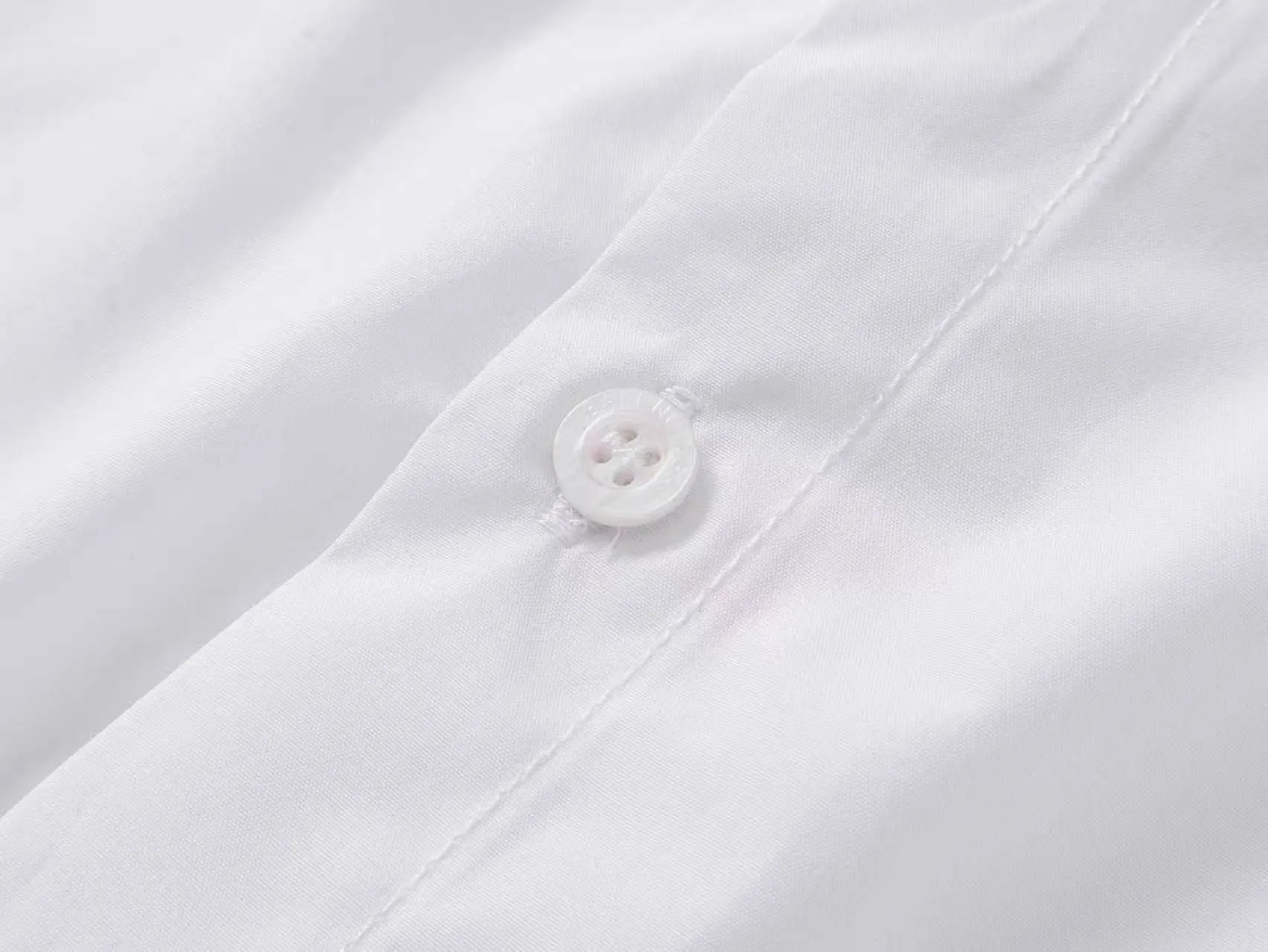 Balenciaga 。 Quality ， 。 ， ， ， 。 ：Black White Sizes：S M L